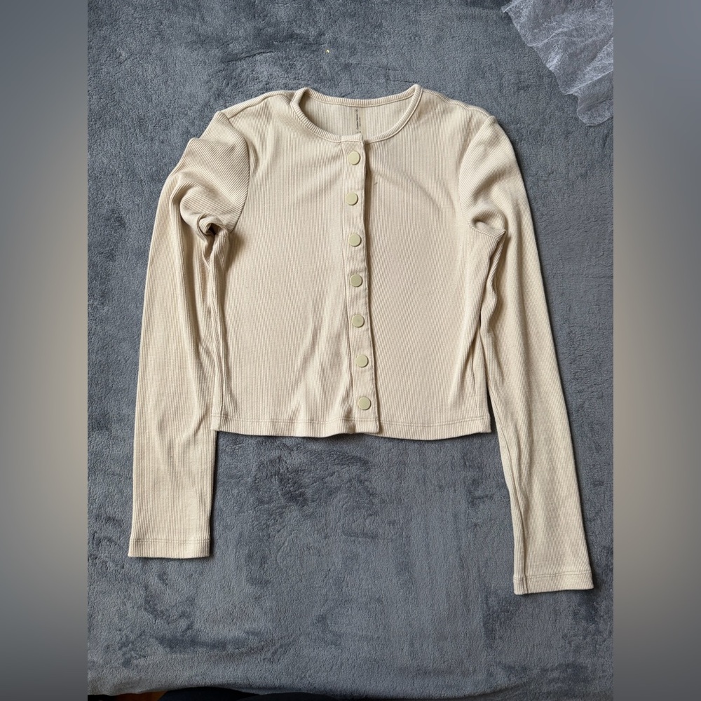 Outdoor Voices Cream Button-Front Crop Top